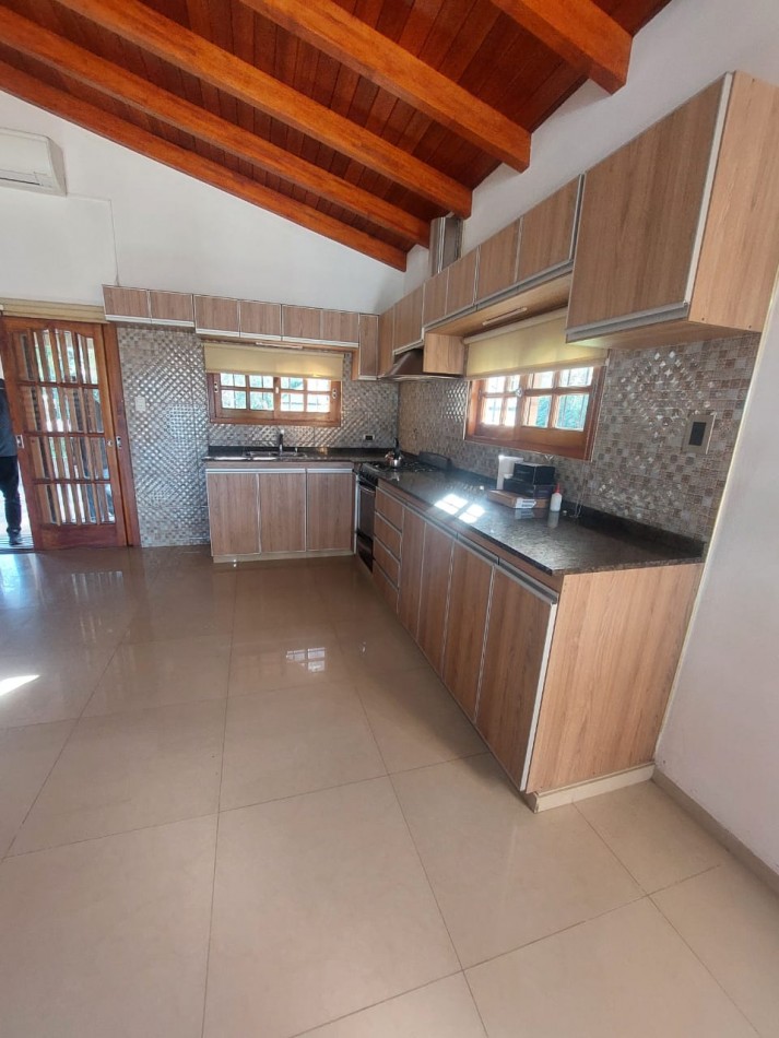 CASA EN VENTA EN COSQUIN, BARRIO EL CONDADO. CA209