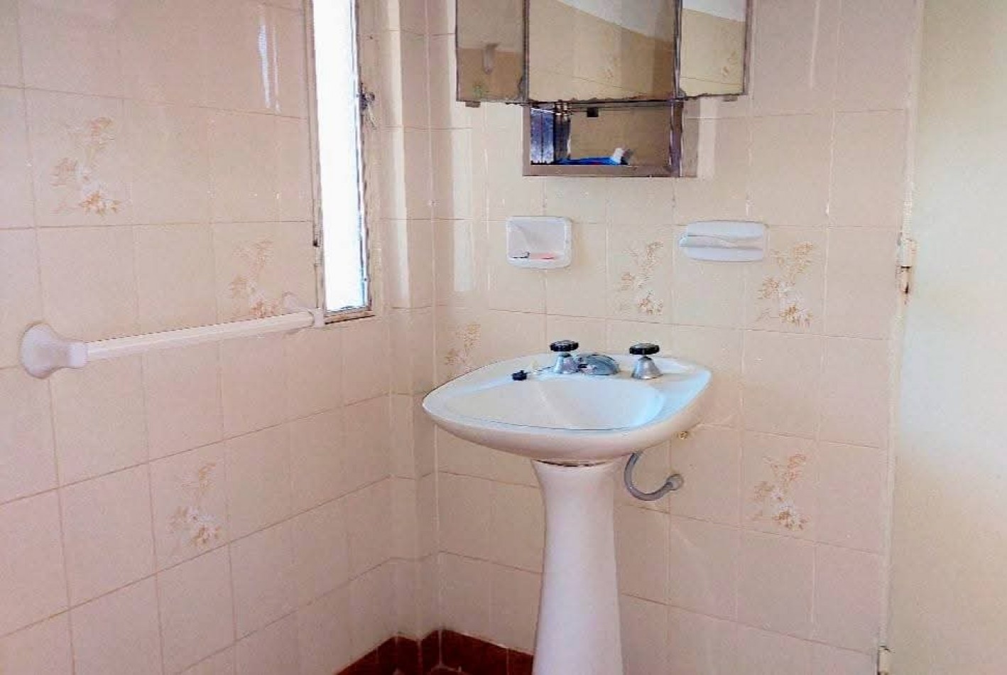 CASA EN VENTA CON UBICACION PRIVILEGIADA EN SANTA MARIA DE PUNILLA. CA208