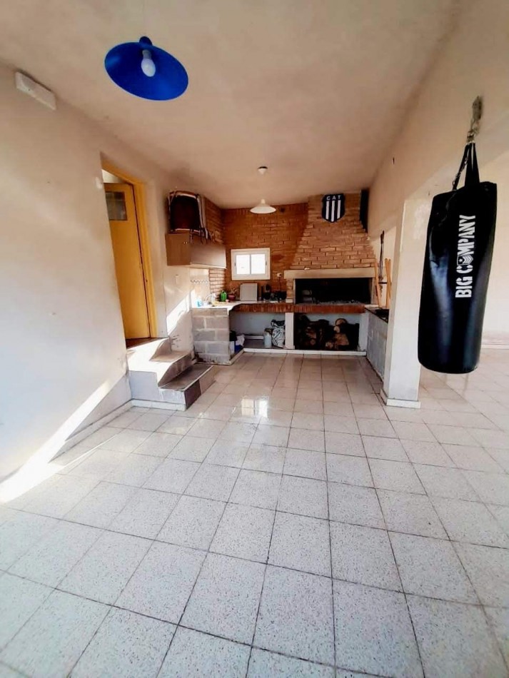 CASA APTA CREDITO HIPOTECARIO en VENTA EN BIALET MASSE, 3 DORMITORIOS Y PISCINA. CA30