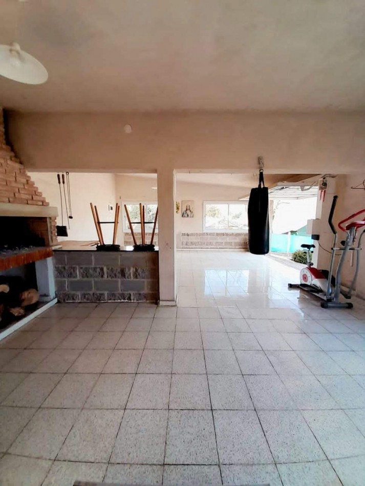 CASA APTA CREDITO HIPOTECARIO en VENTA EN BIALET MASSE, 3 DORMITORIOS Y PISCINA. CA30