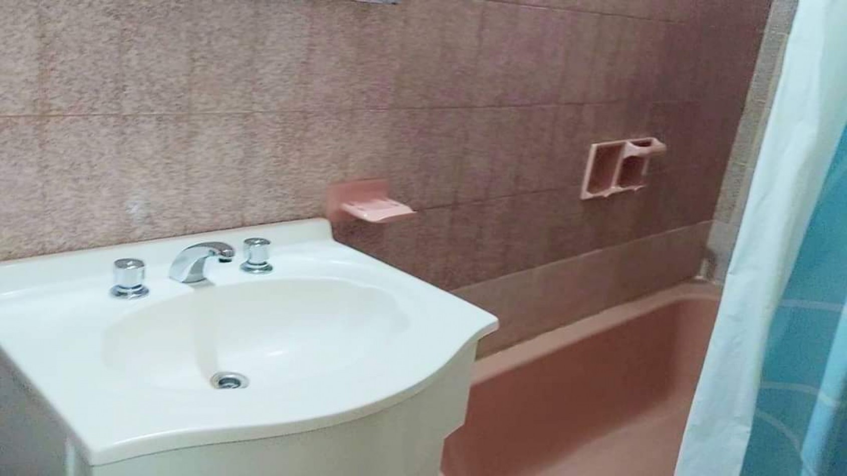 DEPARTAMENTO DE 3 DORMITORIOS EN VENTA EN EL CENTRO DE COSQUIN. CA184