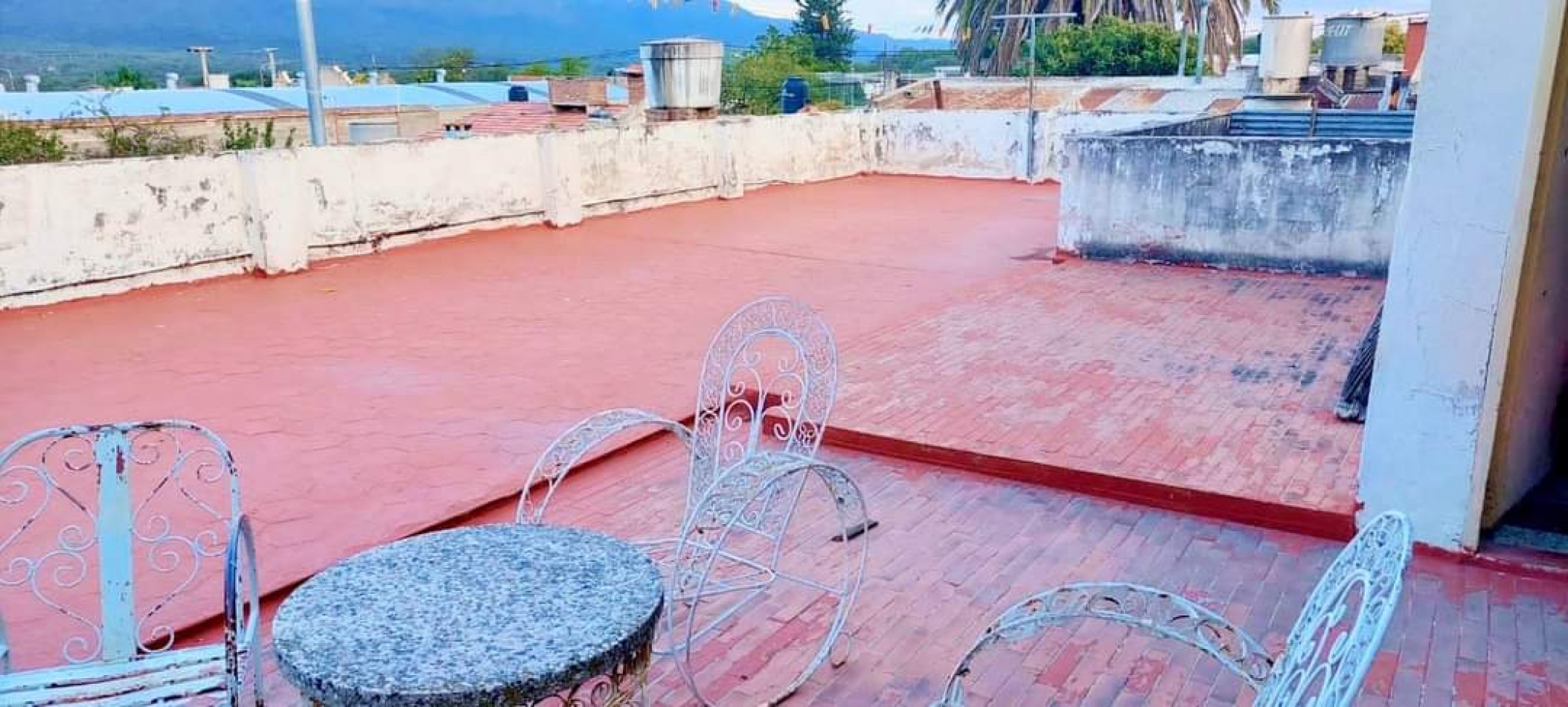 DEPARTAMENTO DE 3 DORMITORIOS EN VENTA EN EL CENTRO DE COSQUIN. CA184