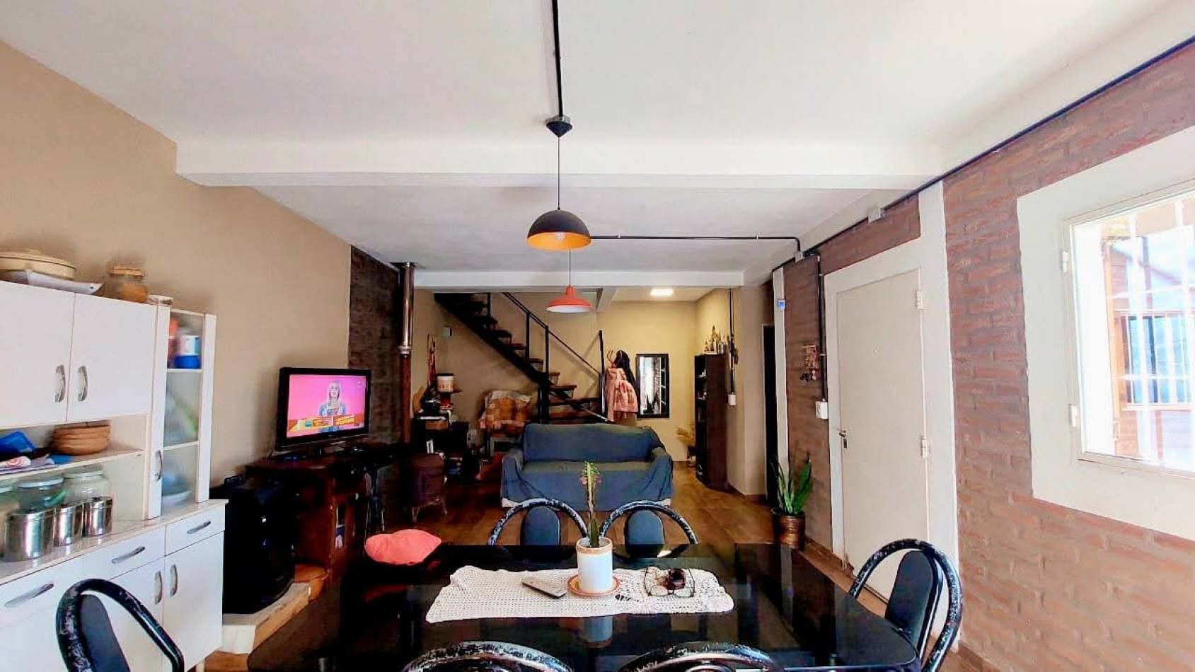 CASA EN VENTA EN MALVINAS ARGENTINAS, CORDOBA. SOBRE IMPORTANTE AVENIDA. CA188F.