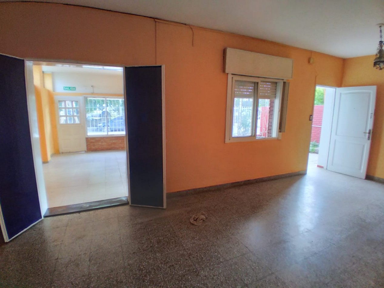 CASA MAS LOCAL COMERCIAL EN VENTA EN COSQUIN ZONA TRIBUNALES. CA233.