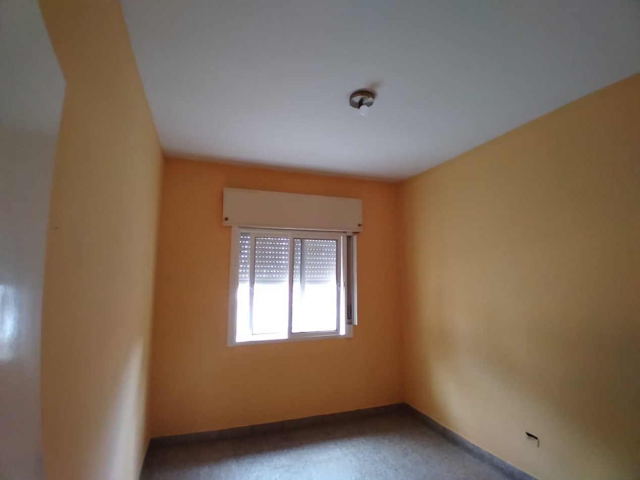 CASA MAS LOCAL COMERCIAL EN VENTA EN COSQUIN ZONA TRIBUNALES. CA233.