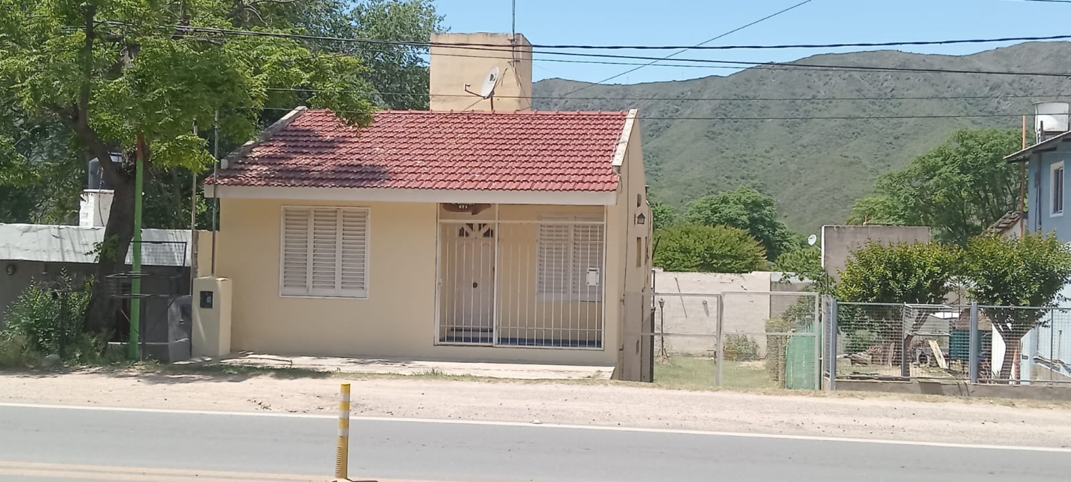 CASA EN VENTA EN BIALET MASSE SOBRE RUTA 38, CON VISTA PANORAMICA A LAS SIERRAS. CA239.