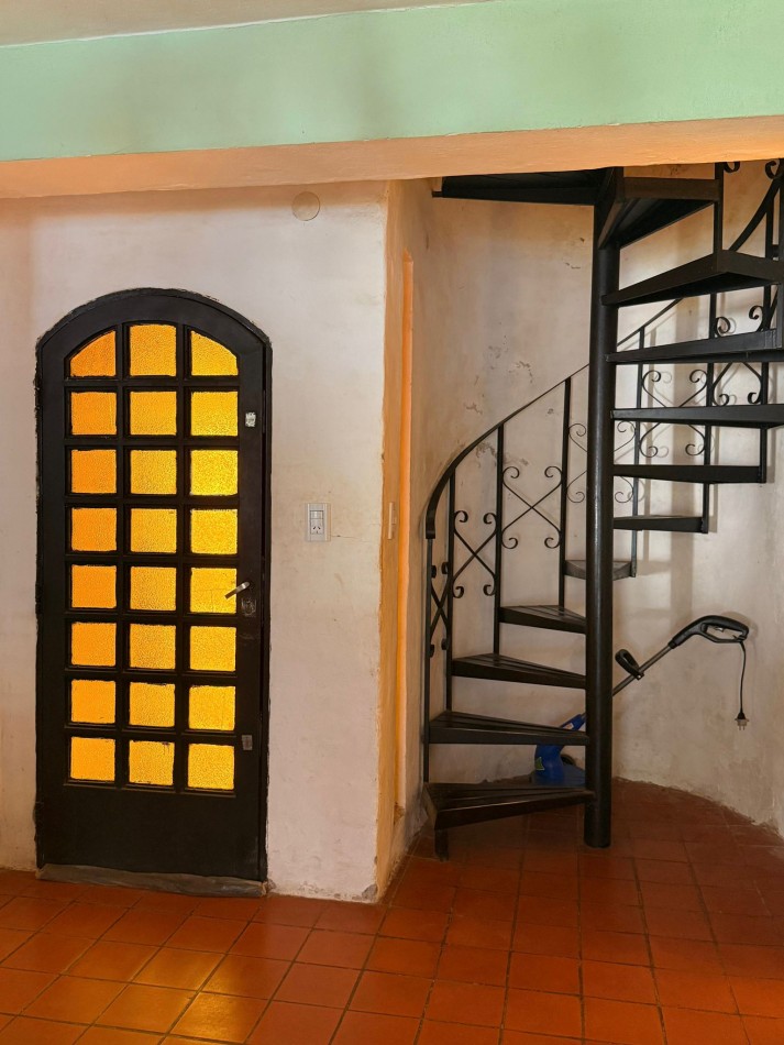 CASA EN VENTA DE ESTILO RUSTICO-MEDIEVAL EN BIALET MASSE. CA245