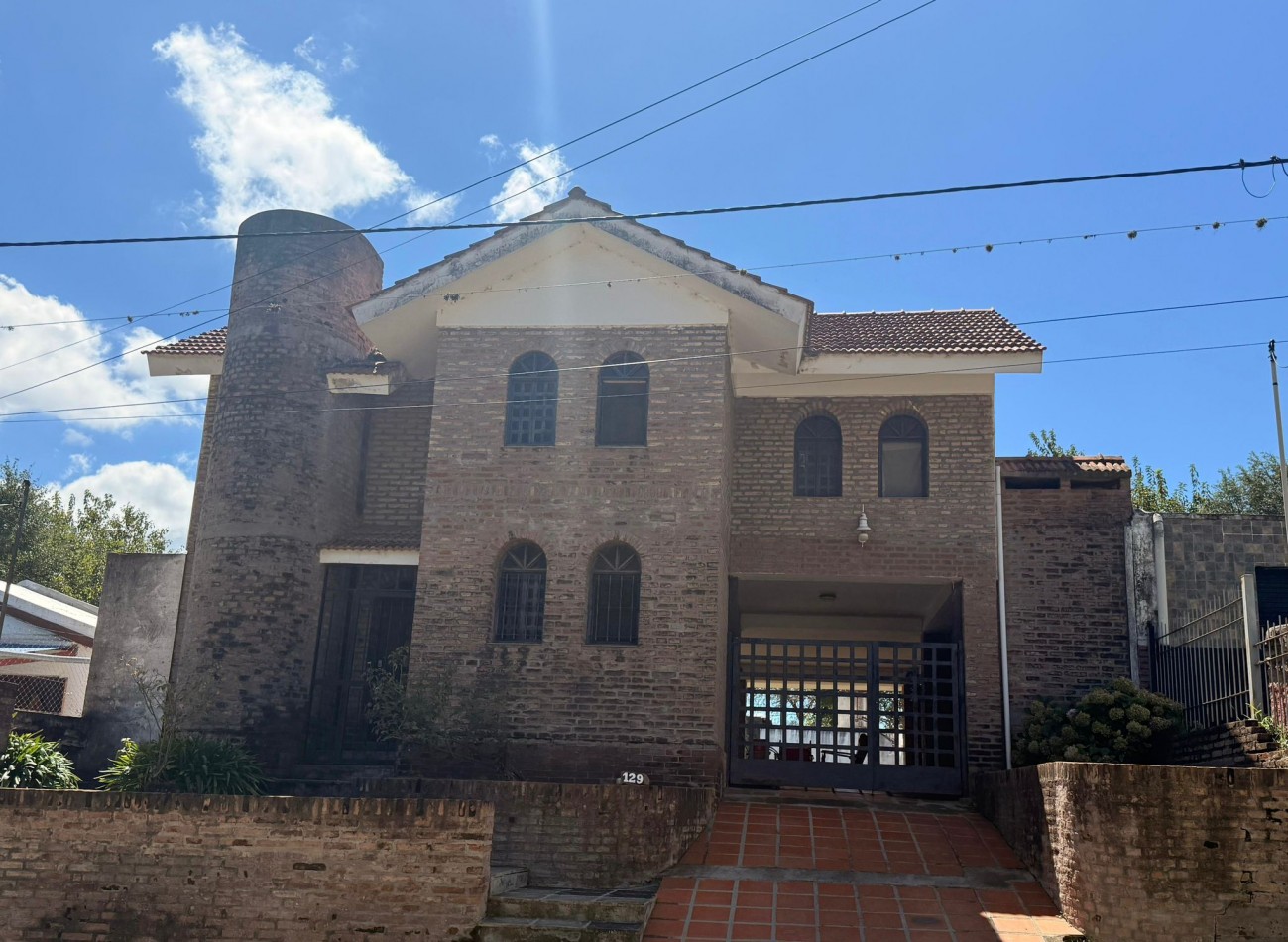 CASA EN VENTA DE ESTILO RUSTICO-MEDIEVAL EN BIALET MASSE. CA245