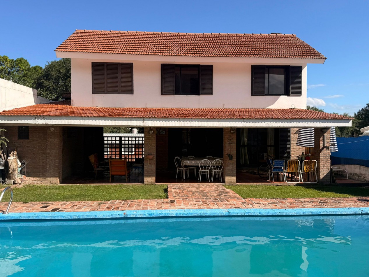 CASA EN VENTA DE ESTILO RUSTICO-MEDIEVAL EN BIALET MASSE. CA245