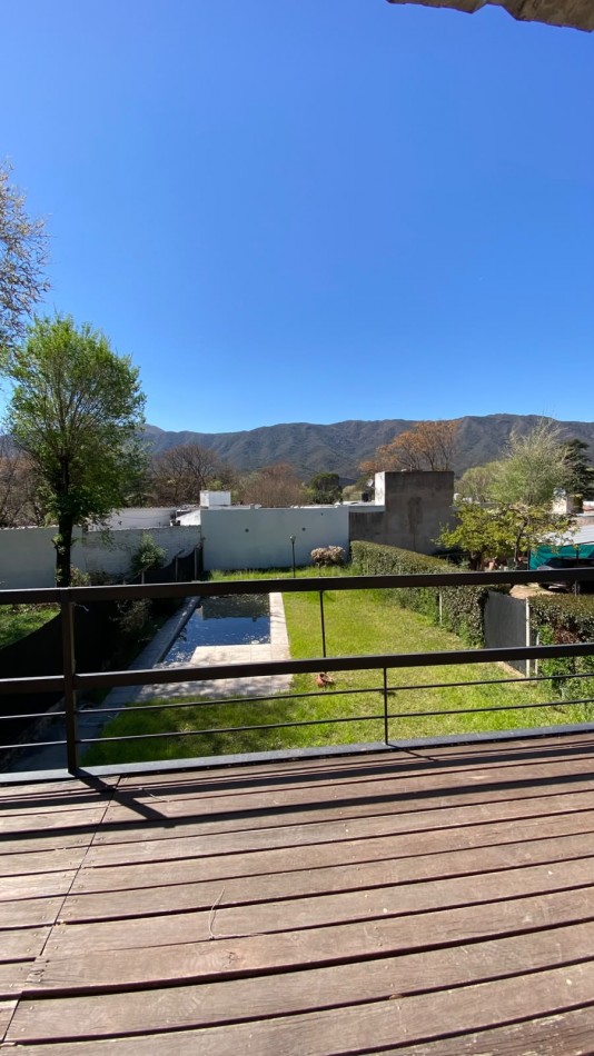 CASA EN VENTA EN BIALET MASSE SOBRE RUTA 38, CON VISTA PANORAMICA A LAS SIERRAS. CA239.