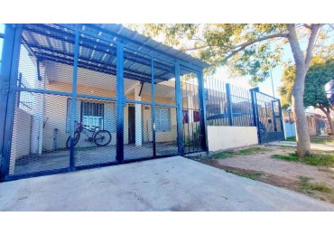 CASA EN VENTA EN MALVINAS ARGENTINAS, CORDOBA. SOBRE IMPORTANTE AVENIDA. CA188F.